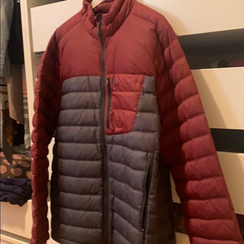 COPY - Mountain hardware puffer